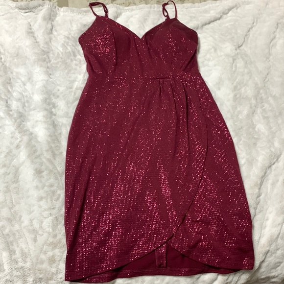 Dresses & Skirts - City vibe dress!